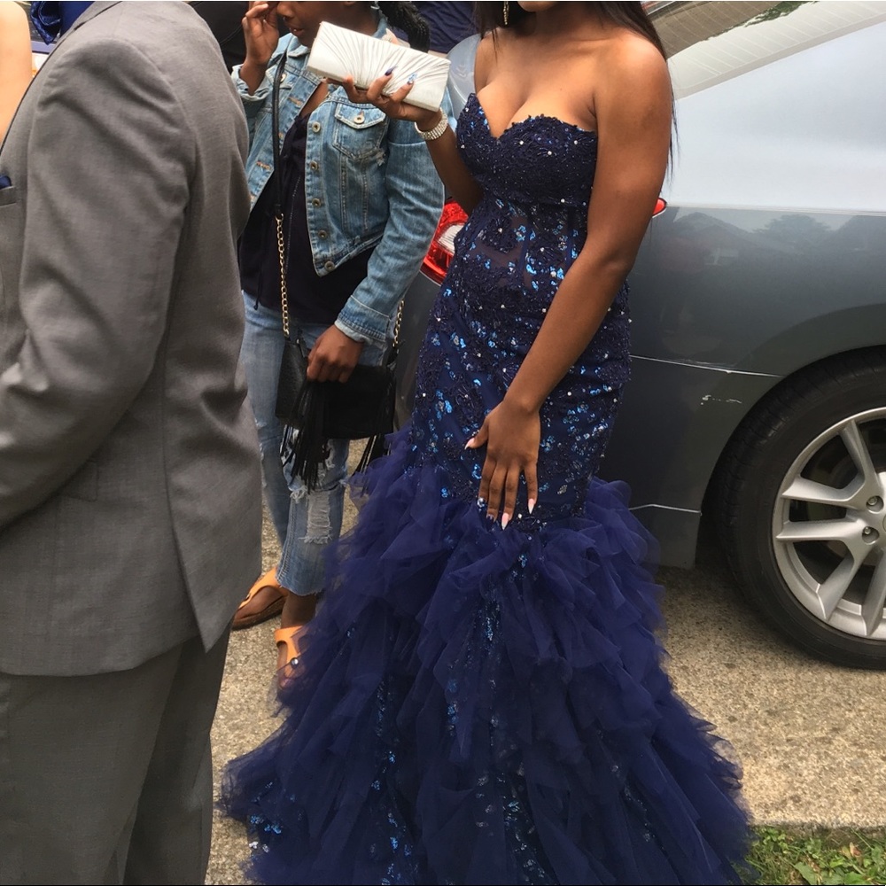 PROM DRESS FOR SELL SIZE 4
